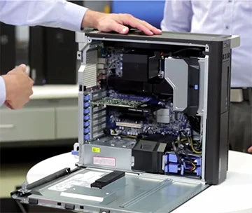 Open pracovní stanice desktop počítač s viditelnými interními komponenty