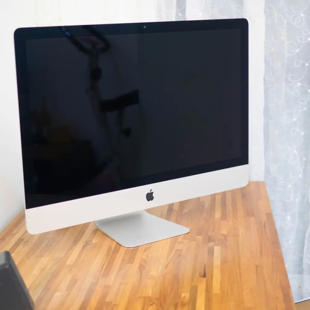 Apple imac 14.2 late 2013 27 bílý s čtyřjádrovým procesorem a minimalistickým designem pro opravdu náročné uživatele