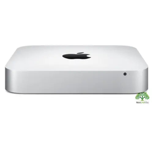 Stříbrný apple mac mini 7,1 2014 s matným povrchem a minimalistickým designem nabízí různé konfigurace ram čtvrté generace haswell