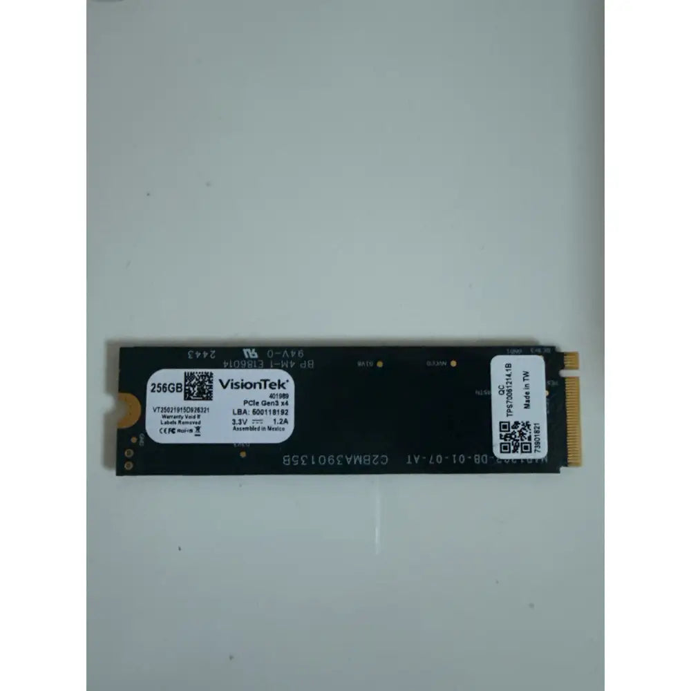 Černý visiontek 256gb pcie gen4 m.2 2280 nvme ssd s bílým označením a zlatými kontakty