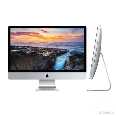 Stříbrný hliníkový apple imac 11.3 late 2010 27 s čtyřjádrovým výkonem a výkonným hardwarem zobrazující západ slunce