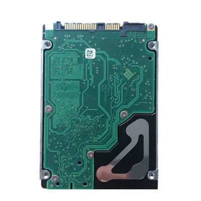 Zelená deska s rozhraním sas a kovovým chladičem u repasovaného serverového disku hdd 600gb 2.5 15k