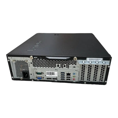 Černý lenovo thinkstation p320 sff gaming barebone s matným povrchem a stříbrnými ventilačními mřížkami na zadní straně