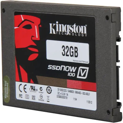 Černý kingston ssdnow v100 32gb solid state drive s červeno černou etiketou a logem v 2 5 sata provedení