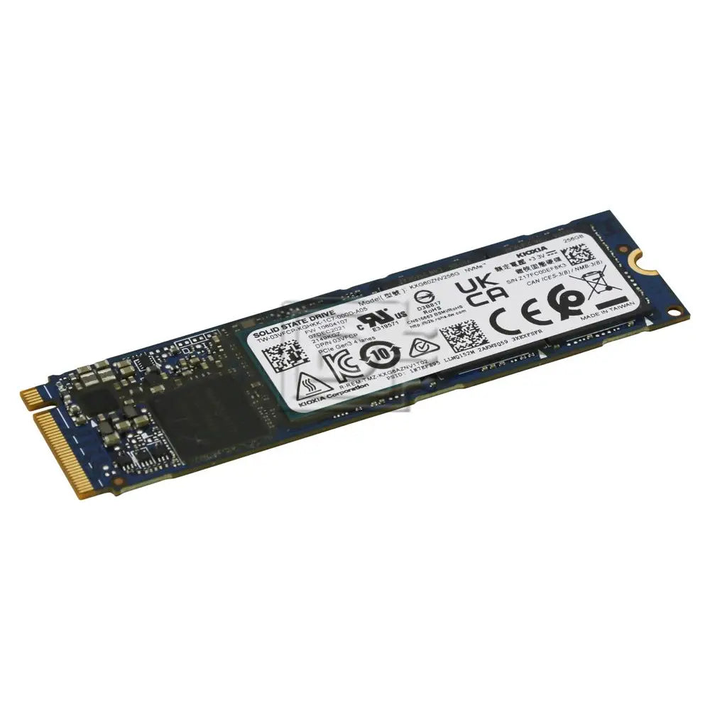 Černý a zlatý kioxia toshiba xg6 256gb m.2 nvme pci-e 3.0 x4 ssd s certifikačními štítky a elegantním designem